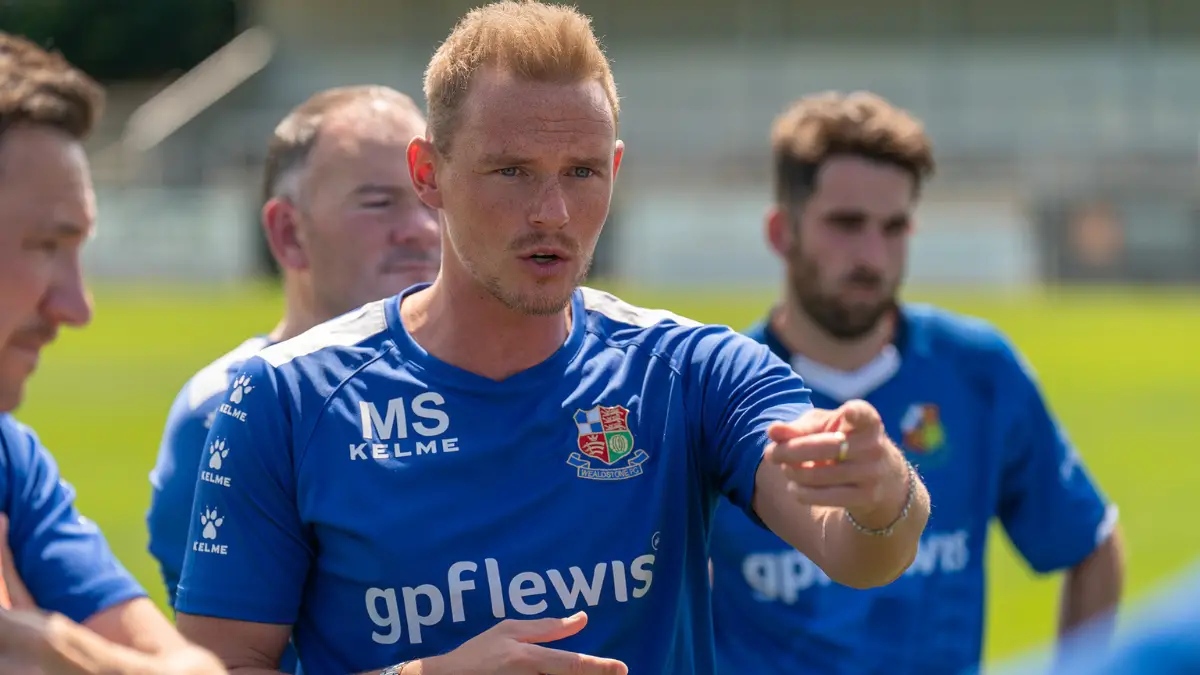 Bracknell Town appoint ex-Notts County assistant to Bottom Meadow hot seat