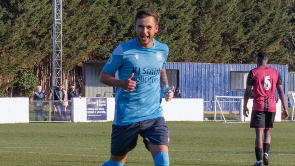 Can Woodley United win it? – Football in Berkshire